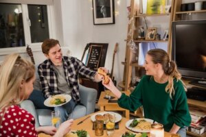 Students eating dinner